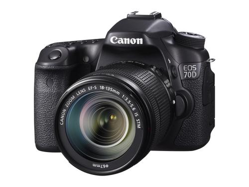 Canon EOS 70D + EF-S 18-135mm
