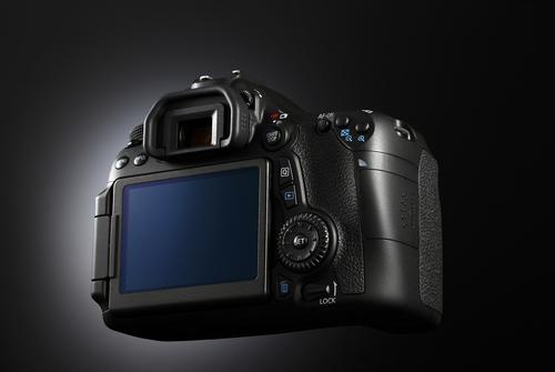 Canon EOS 70D + EF-S 18-135mm