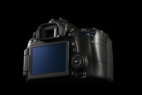 Canon EOS 70D + EF-S 18-135mm