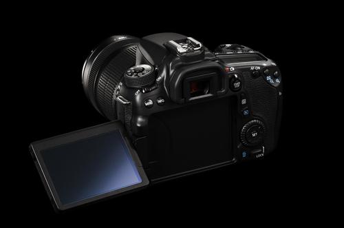Canon EOS 70D + EF-S 18-135mm