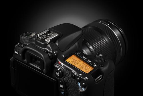 Canon EOS 70D + EF-S 18-135mm