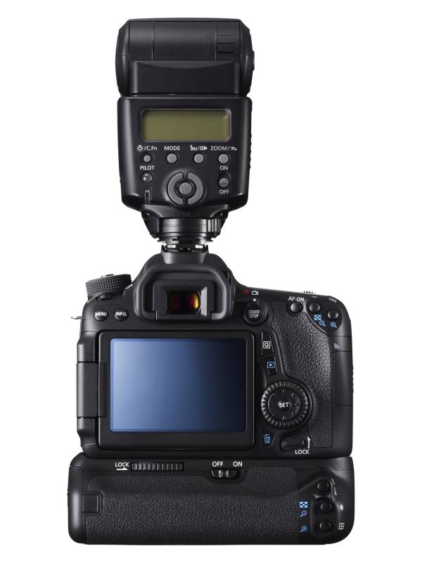 Canon EOS 70D + EF-S 18-135mm