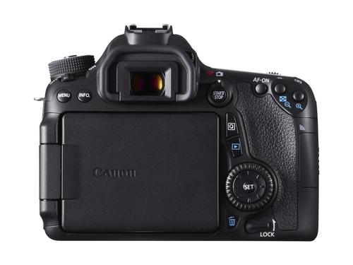 Canon EOS 70D + EF-S 18-135mm
