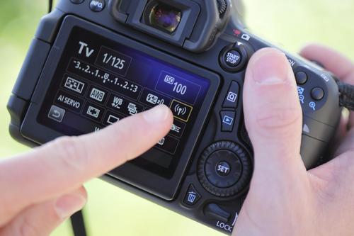 Canon EOS 70D + EF-S 18-135mm