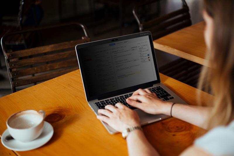 Targus ASM154MBP6GL Anti-glare screen protector MacBook 15.4" 2016 1pieza(s) protector de pantalla