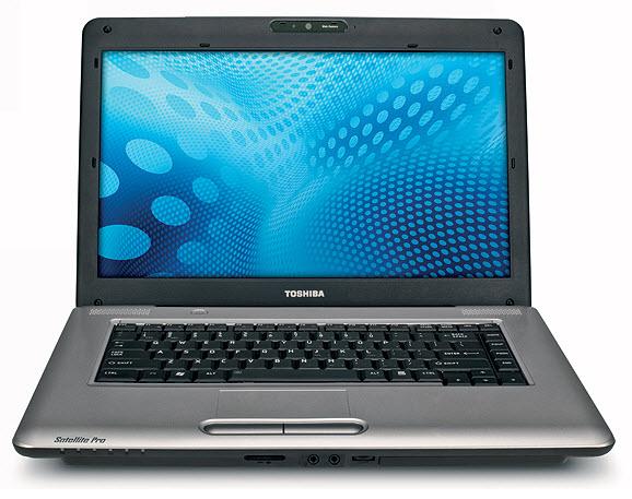 Toshiba Satellite Pro L450-SP2918R computadora portátil Negro, Plata 39.6 cm (15.6") 1366 x 768 Pix