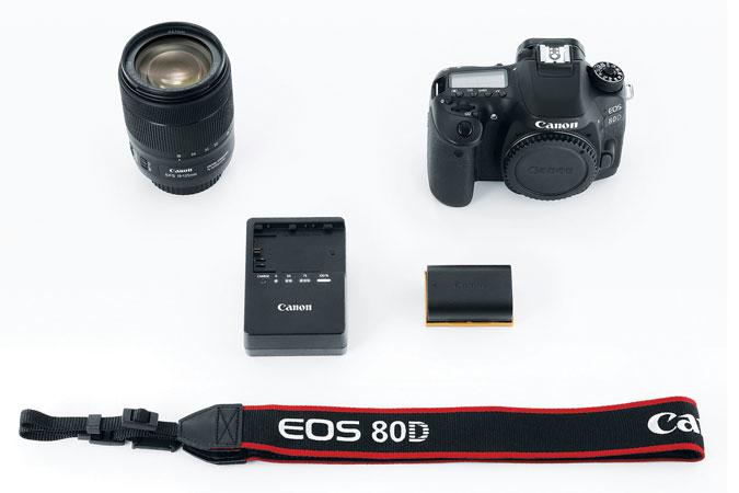 Canon EOS 80D + EF-S 18-135 IS USM Juego de cámara SLR 24.2 MP CMOS 6000 x 4000 Pixeles Negro