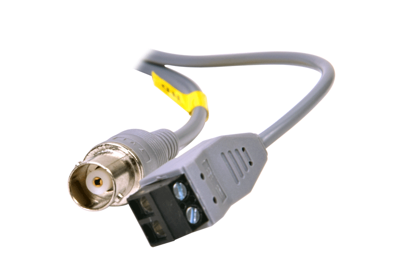 Cámara Epcom B8TURBOVIRW tipo bala TurboHD 1080p con lente varifocal de 2.8 - 12mm e IR inteligente para 50mts, color blanco