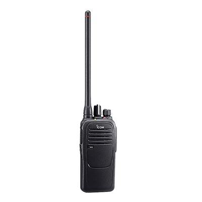 Radio portátil Icom IC-F1000/04 analógico en rango de frecuencia de 136-174 MHz, 5 W de potencia de RF, 16 canales