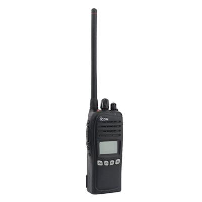 Radio digital NXDN en la banda de VHF, rango de frecuencia 136-174MHz, 512 canales, version intrínsecamente seguro IS, analógico, digital y mezclado, opera en sistemas convencional, trunking y multitrunk IC-F3161DS/75