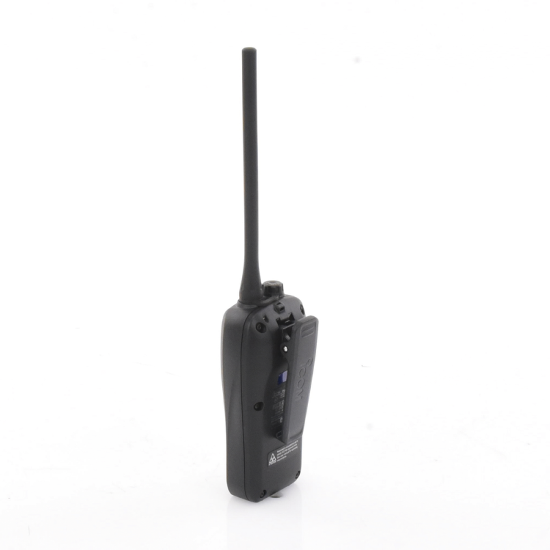 Radio portátil marino ICOM IC-M25BLK color negro, 5 W de potencia RF, 0.5 W de salida de audio, flotante, sumergible IPX7, Tx: 156.025-157.425MHz, Rx: 156.050-163.275MHz , incluye batería de 1500mAh, cargador, antena clip y correa de mano IC-M25BLK
