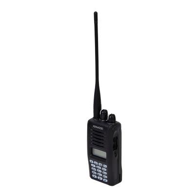 806-870 MHz, Digital, FM y Mezclado, 3 Watts, 260 canales. Incluye batería, antena, cargador y clip. NX-420-K3L